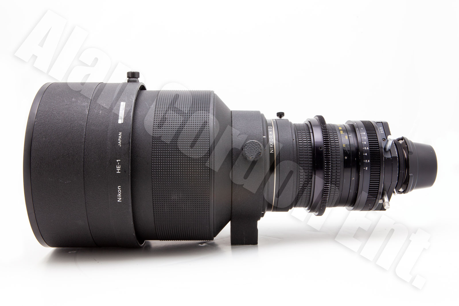 Nikon Nikkor 300mm f2.0 ED Telephoto Lens - Side