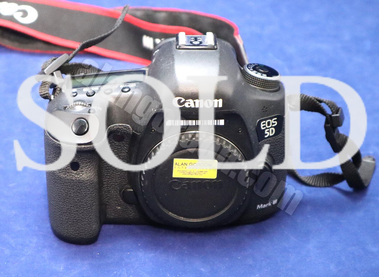 Used Canon 5D Mark III S/N 22021007006